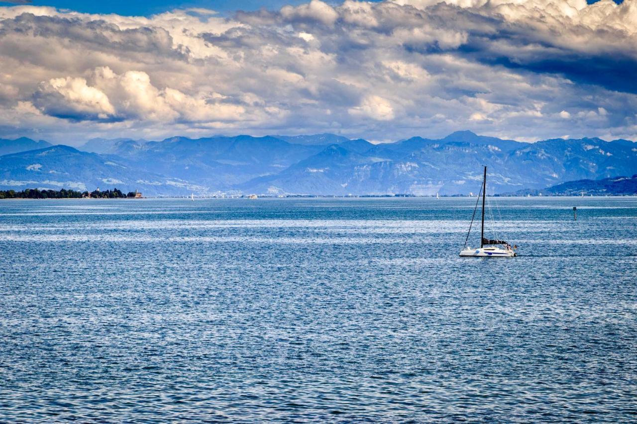 Auszeit Apartment Lakeside Mit Privatstrand Friedrichshafen Luaran gambar
